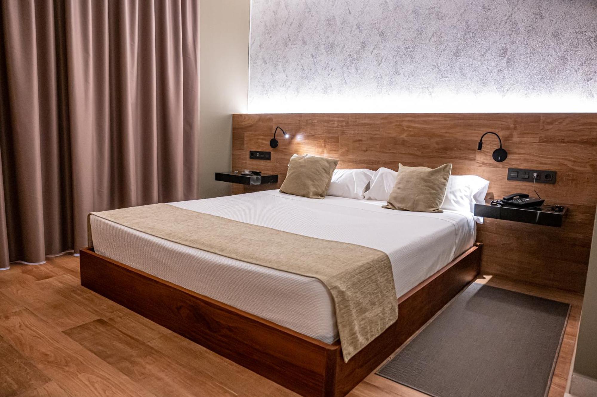 Hotel Luve San Antonio de Benagéber Esterno foto